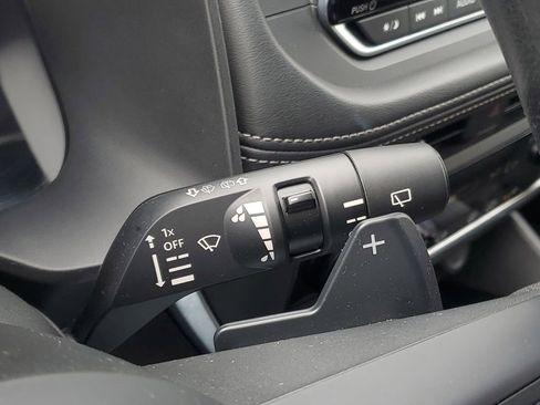 Used 2024 Nissan Rogue SV image 19