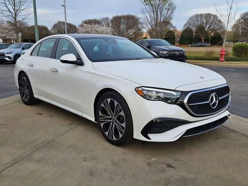 Used 2026 Mercedes-Benz E 350 4MATIC Sedan image 3