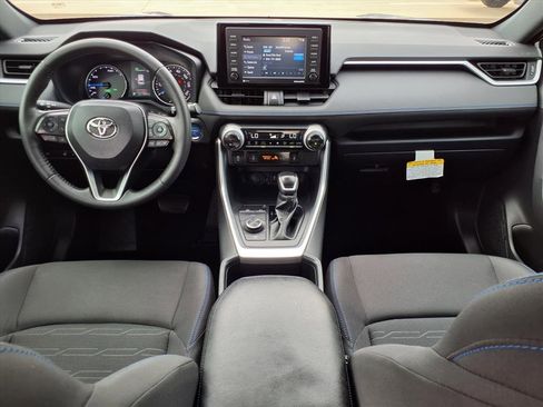 Used 2022 Toyota RAV4 SE image 9