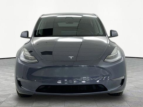 Used 2023 Tesla Model Y Long Range AWD/4WD image 2