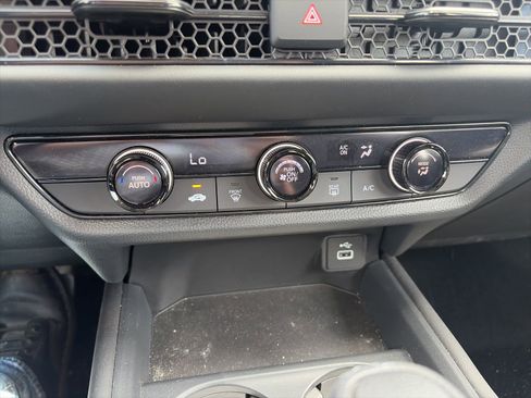 Certified 2025 Honda HR-V LX image 18