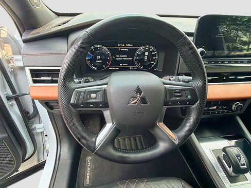 Used 2022 Mitsubishi Outlander SEL AWD/4WD image 11