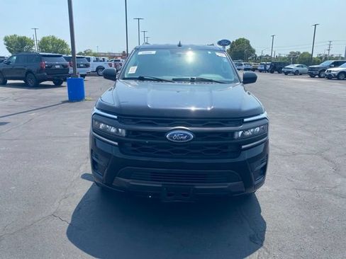 Used 2024 Ford Expedition XLT AWD/4WD image 9