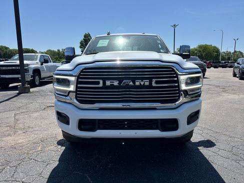 Used 2024 RAM 2500 Laramie AWD/4WD image 2