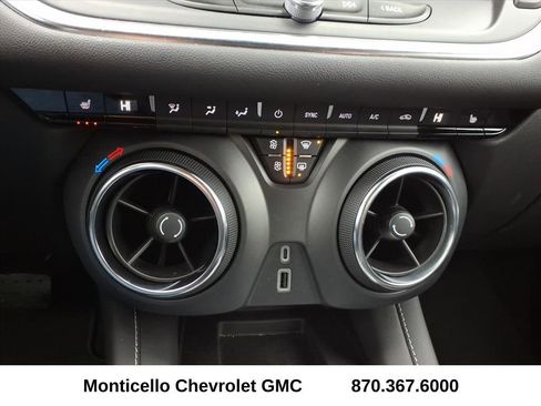 Used 2024 Chevrolet Blazer LT w/ Convenience Package image 17