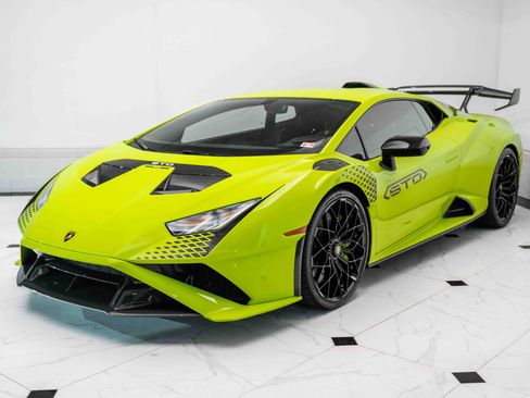 Used 2022 Lamborghini Huracan STO image 5