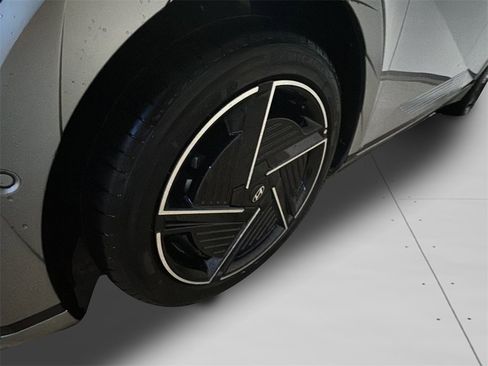 New 2026 Hyundai Ioniq 5 Limited image 4