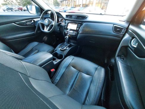 Used 2017 Nissan Rogue SL w/ SL Premium Package image 11