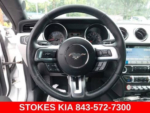Used 2017 Ford Mustang GT Premium RWD image 11