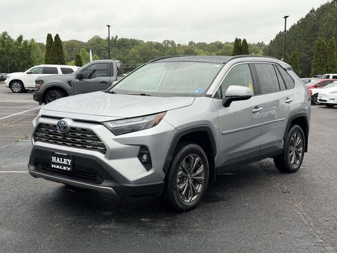 Used 2022 Toyota RAV4 Limited AWD/4WD image 23
