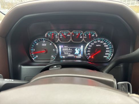 Used 2015 Chevrolet Silverado 1500 High Country w/ High Country Premium Package image 23