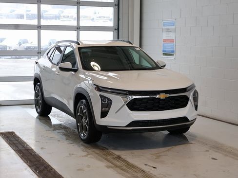 New 2026 Chevrolet Trax LT w/ Driver Confidence Package image 2