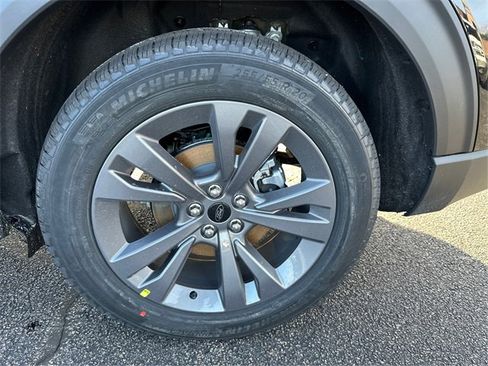 New 2026 Ford Explorer Active w/ Active Comfort Package image 14