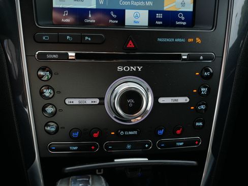 Certified 2018 Ford Explorer Limited w/ Equipment Group 301A AWD/4WD image 23