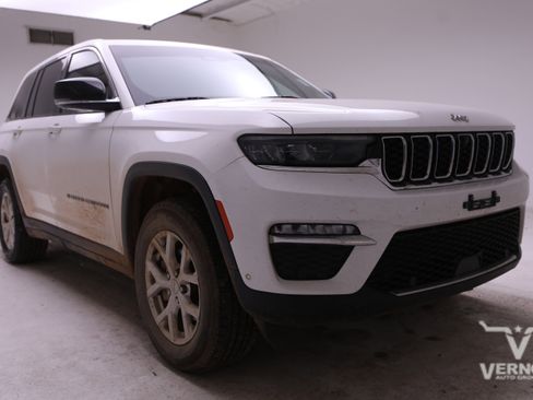 Used 2023 Jeep Grand Cherokee Limited w/ Luxury Tech Group II image 6