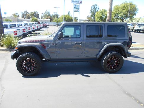 Used 2022 Jeep Wrangler Unlimited Rubicon w/ LED Lighting Group AWD/4WD image 4