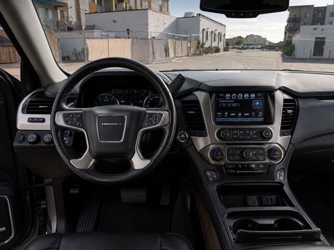Used 2018 GMC Yukon Denali w/ Open Road Package AWD/4WD image 24