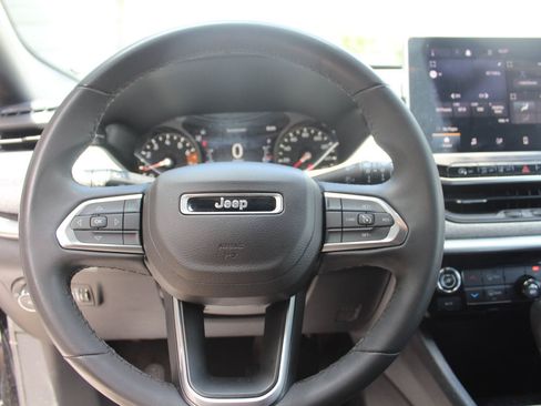 Used 2024 Jeep Compass Latitude w/ Altitude Special Edition AWD/4WD image 14