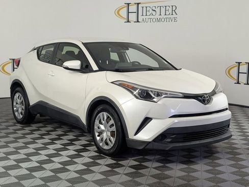 Used 2019 Toyota C-HR LE FWD image 2