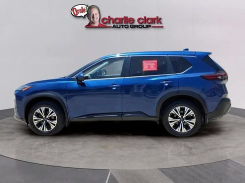 Used 2023 Nissan Rogue SV FWD image 2