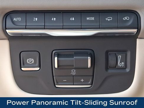 Used 2025 Cadillac Escalade Sport Platinum AWD/4WD image 9