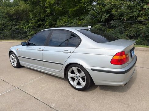 Used 2004 BMW 325i Sedan RWD image 3