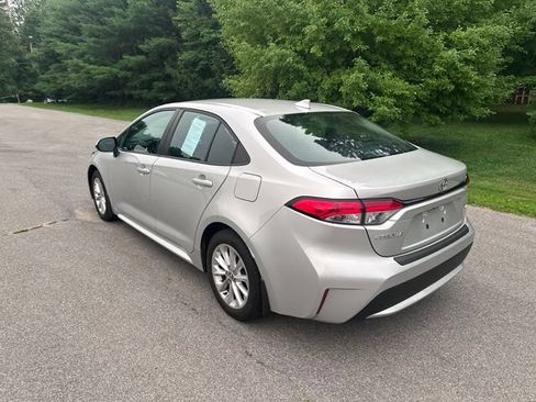 Used 2021 Toyota Corolla LE w/ LE Convenience Package FWD image 5