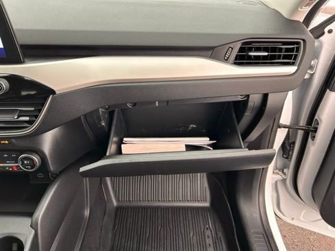 Used 2021 Ford Escape SE w/ SE Sport Appearance Package image 32