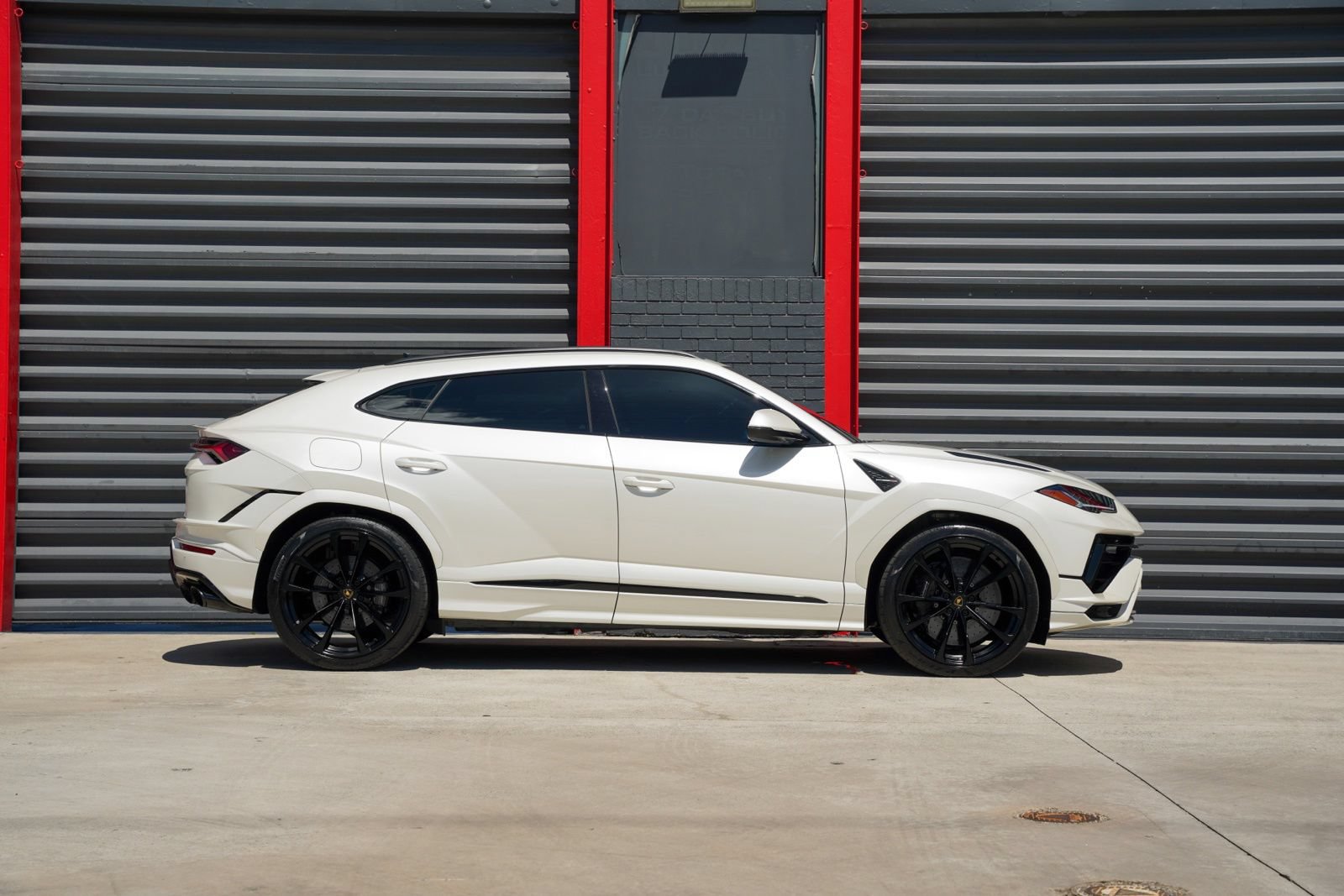 Used 2024 Lamborghini Urus S AWD/4WD image 13