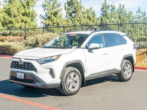 Certified 2025 Toyota RAV4 XLE FWD image 5