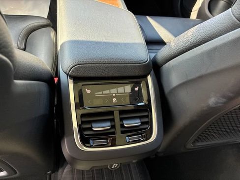Used 2020 Volvo V60 T5 Cross Country AWD/4WD image 12