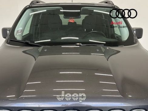 Used 2017 Jeep Renegade Latitude image 4