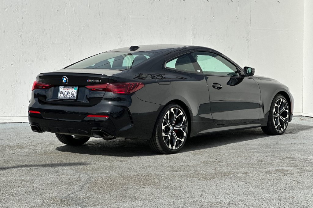 Used 2025 BMW 440i xDrive Coupe w/ Premium Package AWD/4WD image 3