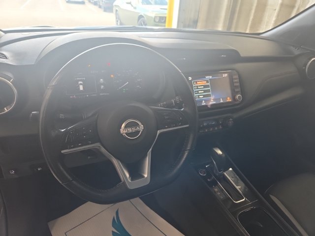 Used 2022 Nissan Kicks SR w/ Premium Package FWD image 6
