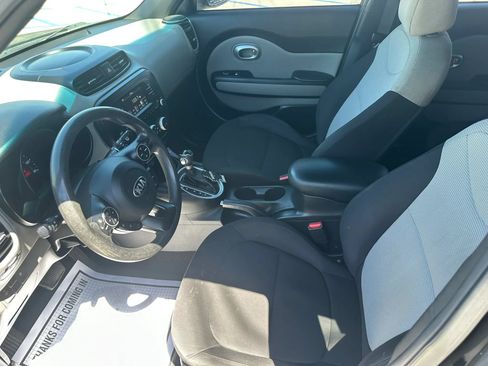 Used 2018 Kia Soul FWD image 21