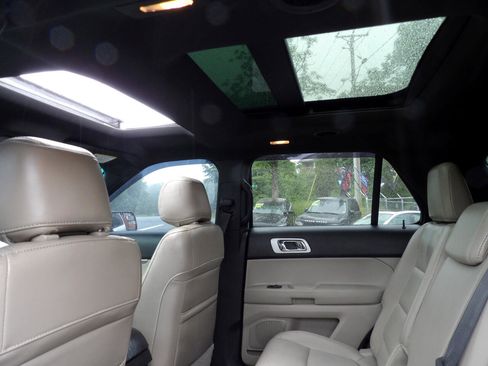 Used 2012 Ford Explorer XLT image 19