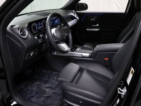 Certified 2026 Mercedes-Benz GLB 250 4MATIC image 11