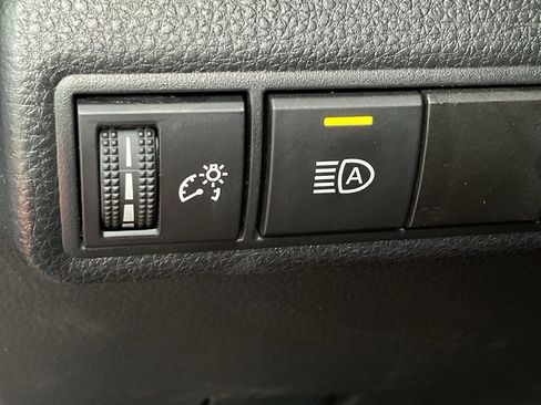 Used 2025 Toyota Corolla LE image 25