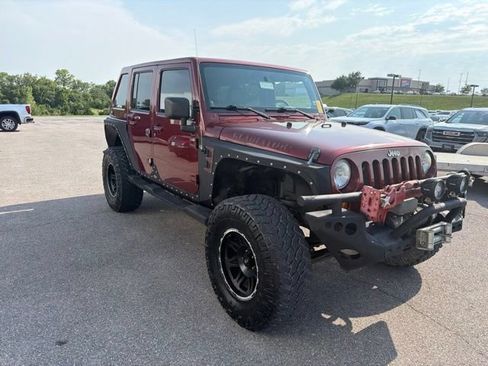 Used 2007 Jeep Wrangler Unlimited Sahara w/ Trailer Tow Group AWD/4WD image 8