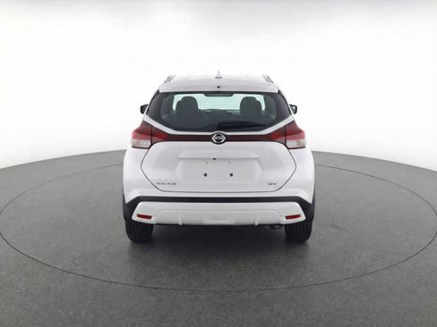 Used 2024 Nissan Kicks SV image 7