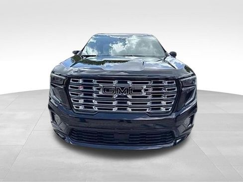 Used 2024 GMC Acadia Denali w/ Super Cruise Package FWD image 2