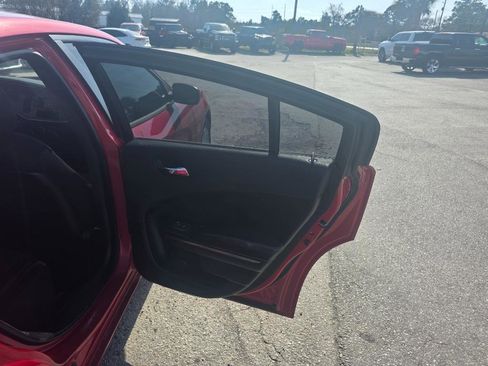 Used 2013 Dodge Charger SE w/ Sport Appearance Group image 12