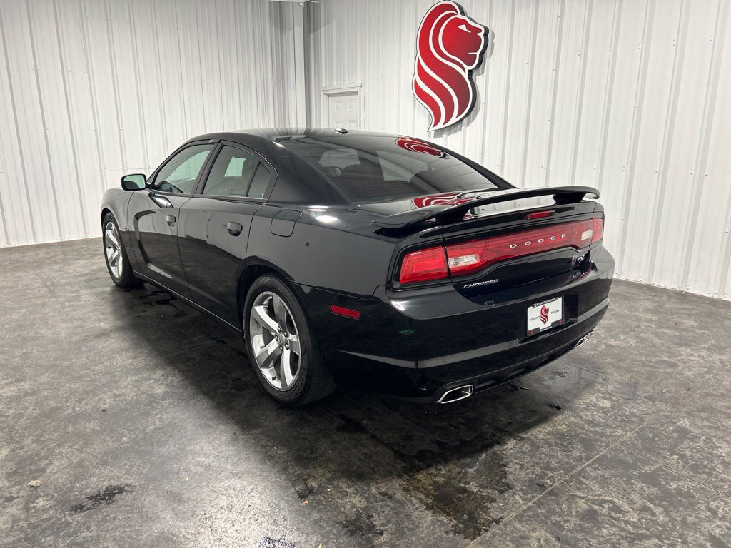 Used 2013 Dodge Charger R/T RWD image 2