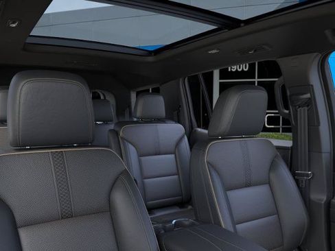 New 2026 Chevrolet Traverse High Country w/ LPO, Floor Liner Package AWD/4WD image 24