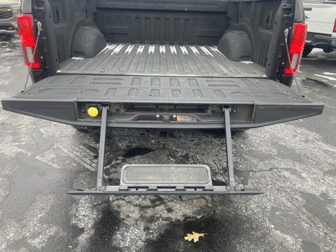 Used 2018 Ford F150 Lariat image 9