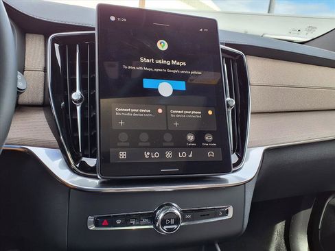 New 2026 Volvo XC90 B6 Plus w/ Protection Package Premier image 14