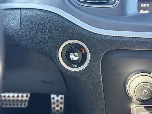 Used 2019 Dodge Charger R/T image 19