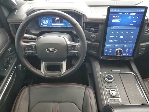 Used 2023 Ford Expedition Limited image 18