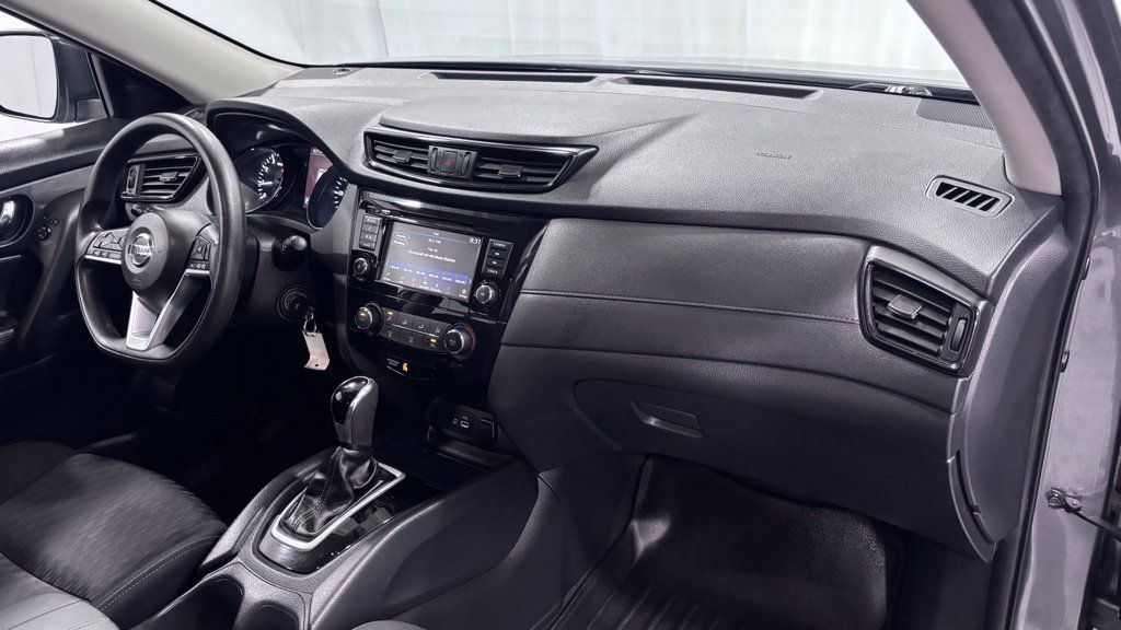 Used 2018 Nissan Rogue S AWD/4WD image 17