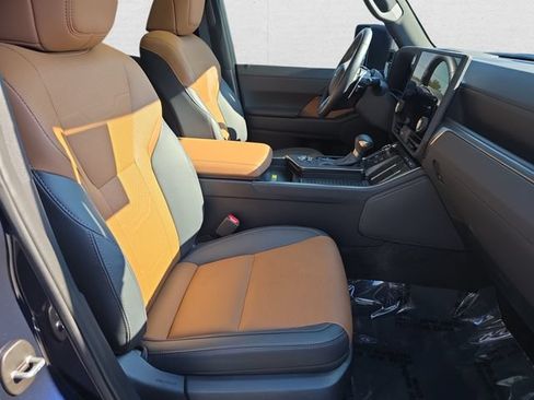Certified 2025 Lexus GX 550 w/ Accessory Package (2T) AWD/4WD image 10